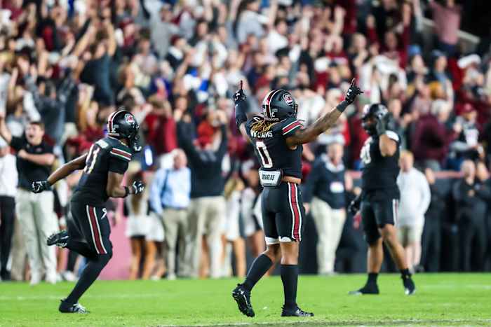 Debo Williams celebrating after a play versus Kentucky (18th Nov., 2023)
